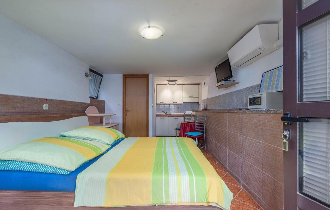 Franjo Tiha Luna Poreč Extérieur photo